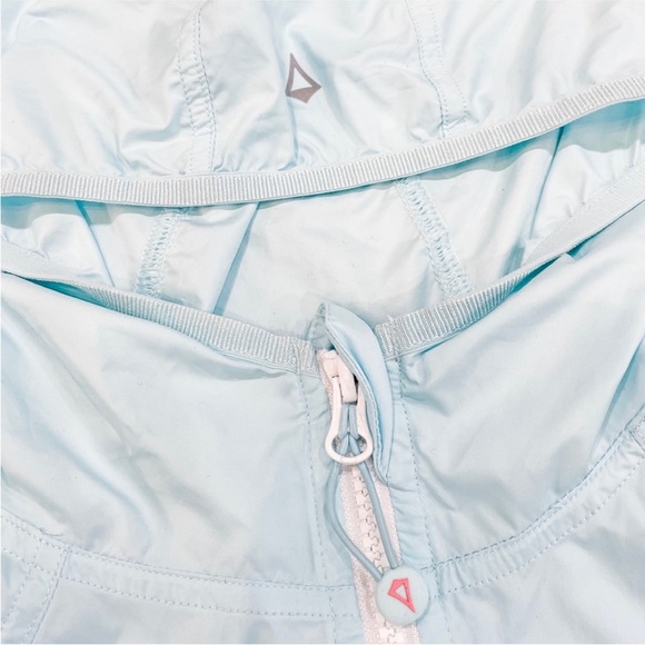 🦄 Lululemon IVIVVA kids wind & rain resistant lightweight Zip-Up Hooded jacket 🦄 - Picture 2 of 10